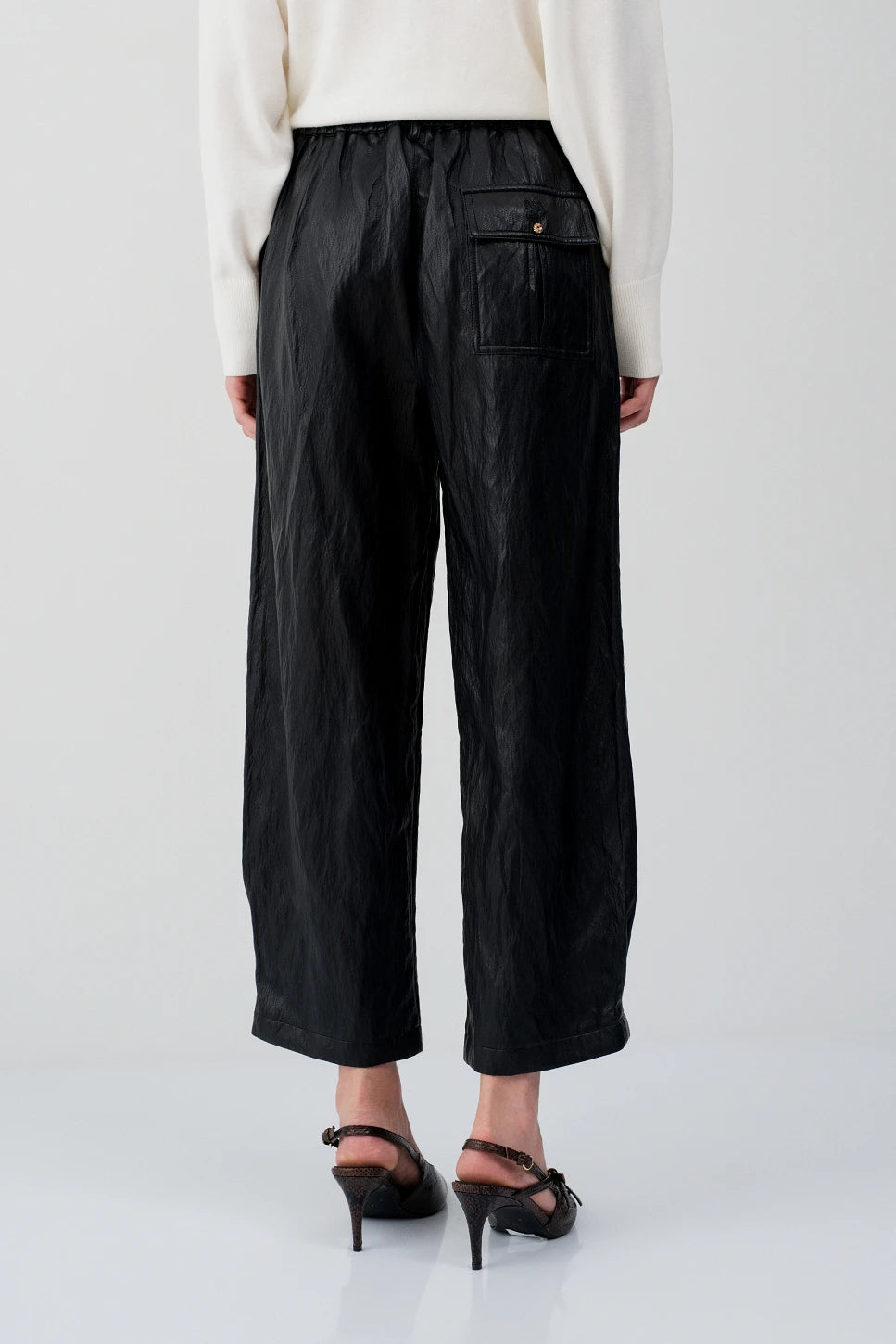 Pantalón efecto piel barrel ligero BSB