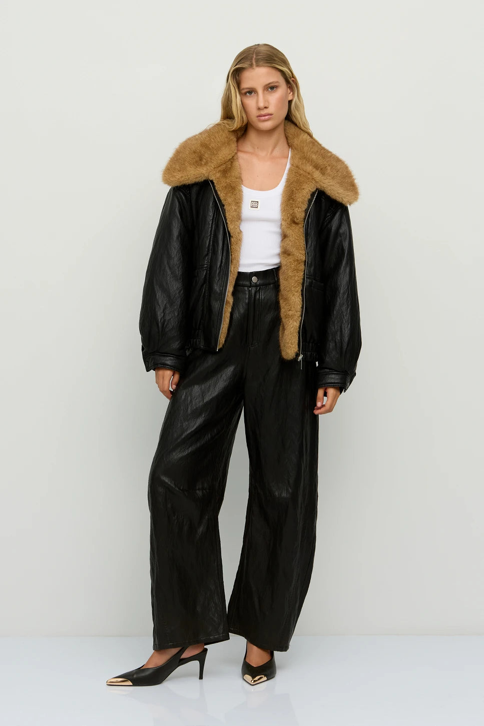 Chaqueta efecto piel con cuello extraíble BSB
