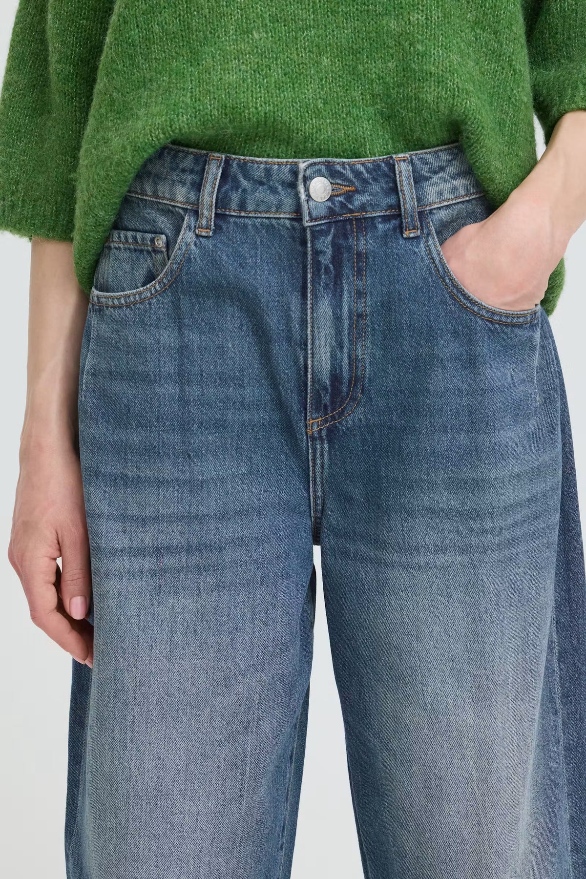 Jean Barrel Bykalluna BYOUNG